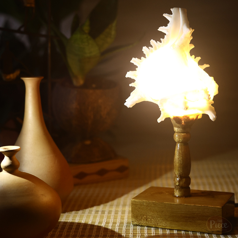 HANDCRAFTED CLASSIC SEA SHELL TABLE LAMP - Image 3