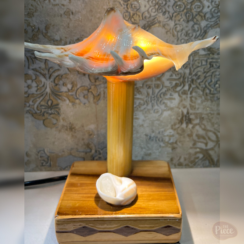 HANDCRAFTED SEA SHELL TABLE LAMP WITH DECORATIVE BASE - Image 2