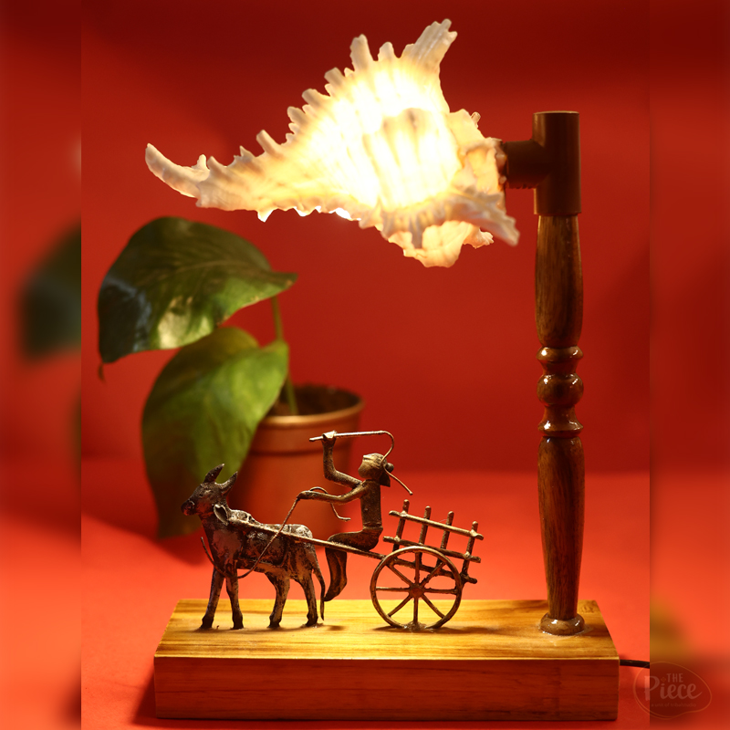 BULLOCK CART SEA SHELL TABLE LAMP WITH WOODEN BASE - Image 2