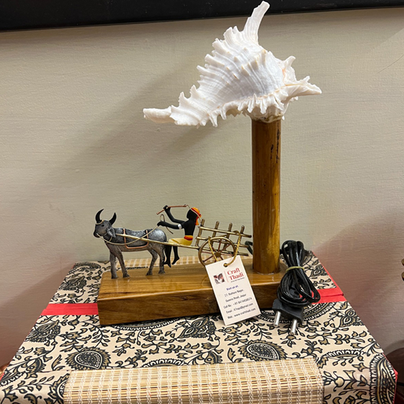 BULLOCK CART SEA SHELL TABLE LAMP WITH WOODEN BASE - Image 3