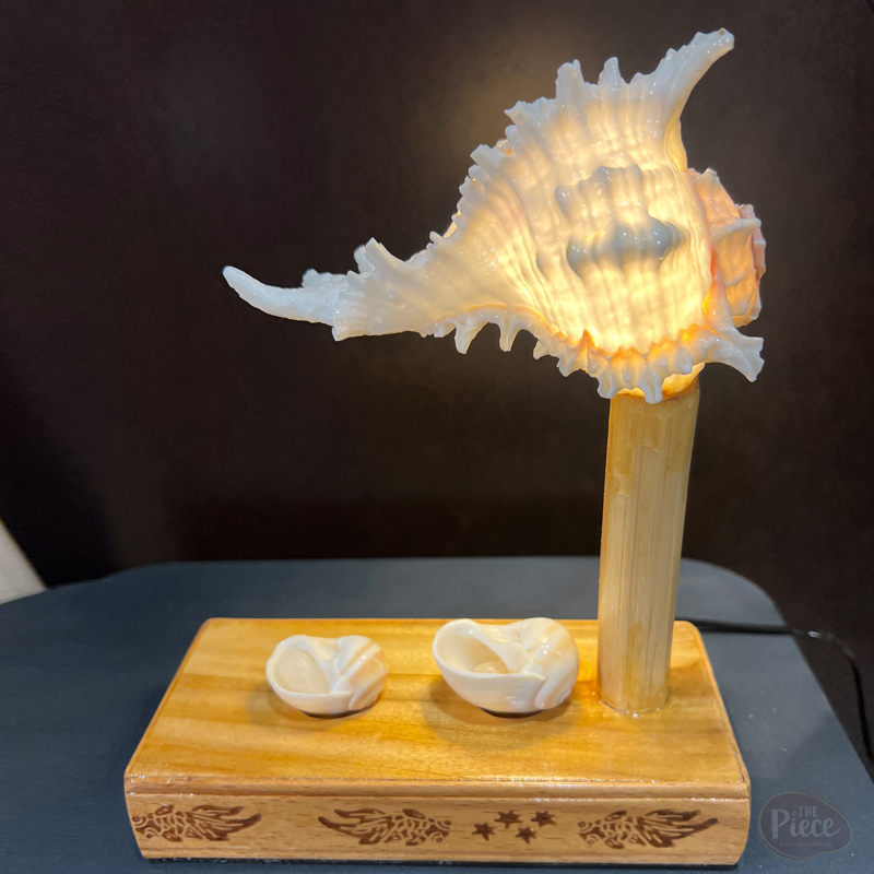 Deluxe sea shell table lamp with twin shell accents
