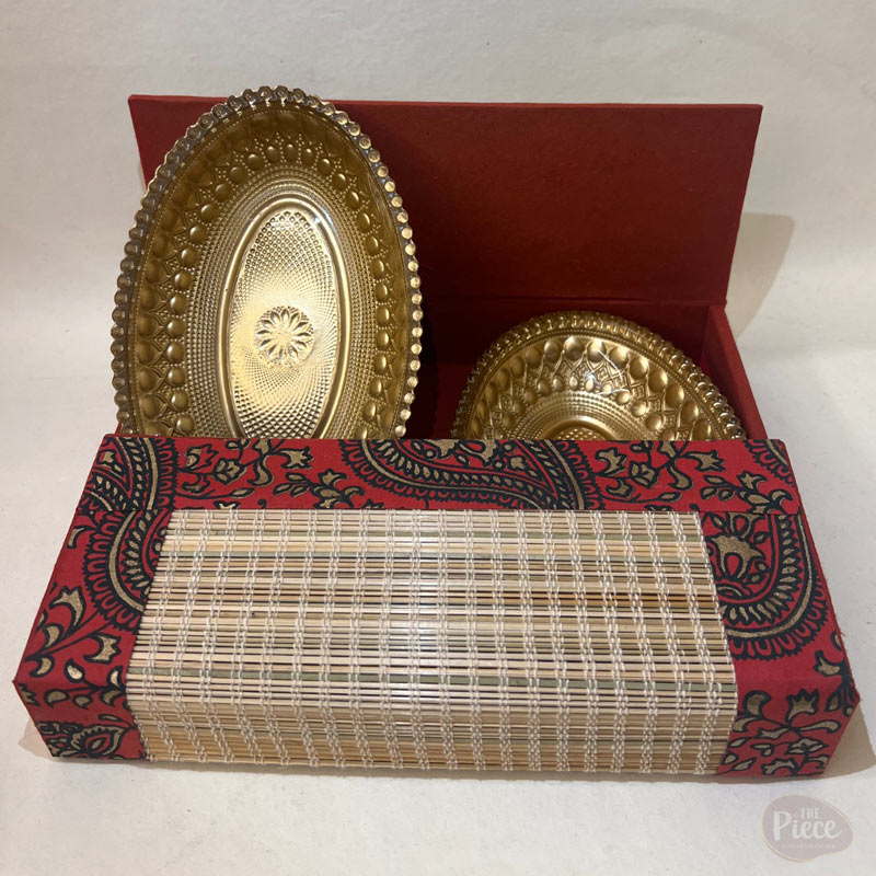 HAND PAINTED ROYAL LOOK GLASS SERVING BOWL SET OF 2 - Image 2